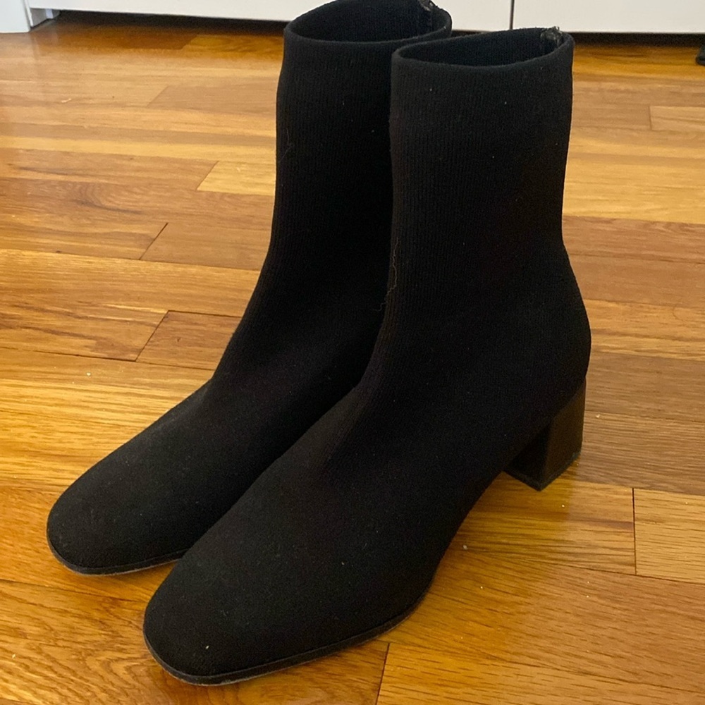 Via Spiga Women’s Black Sock Booties Size 7